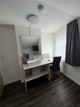 Tek Kişilik Oda, Ortak Banyo, Şehir Manzaralı