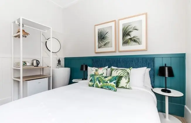 Queen Room (Shared Bathroom)