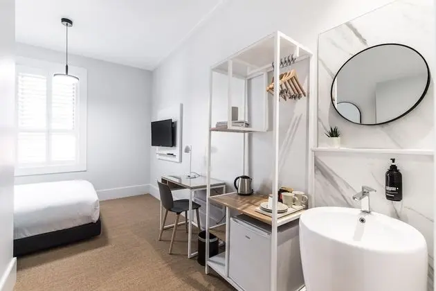 Queen Room (Shared Bathroom)