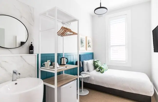 Single Room (Shared Bathroom)