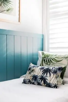 Single Room (Shared Bathroom)