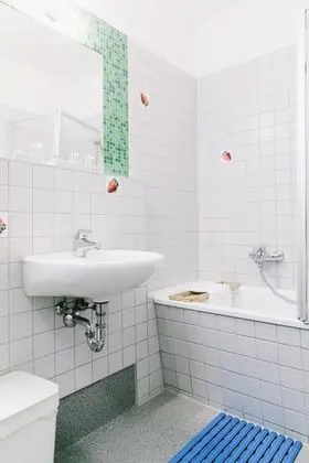 Budget Twin Room, private bathroom