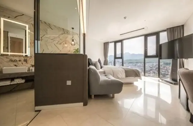 Deluxe Tek Büyük Yataklı Oda