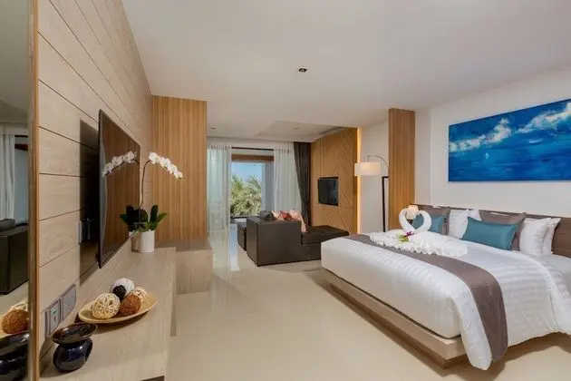 Luxury Beachfront Suite