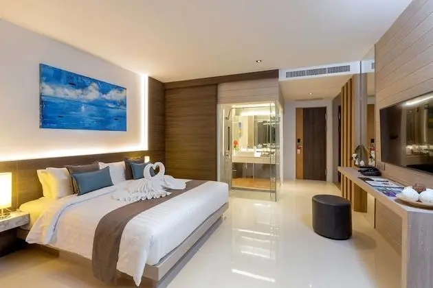 Pool & Beach Suite