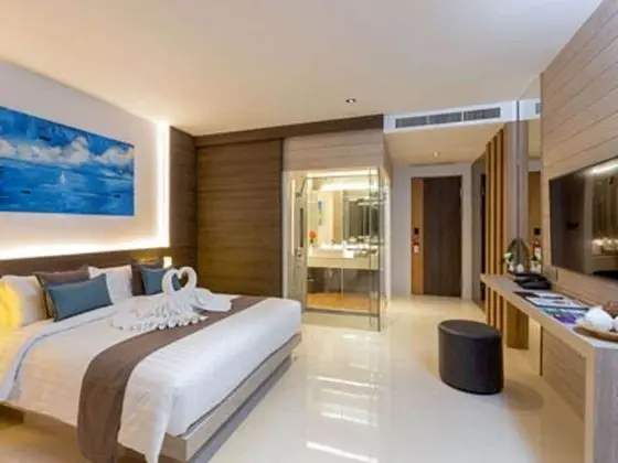 Pool & Beach Suite
