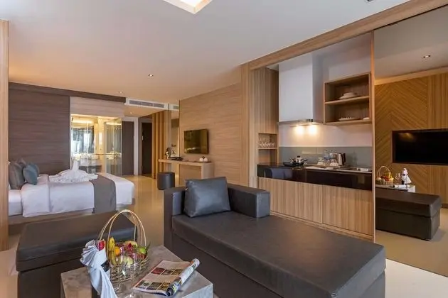 Pool & Beach Suite