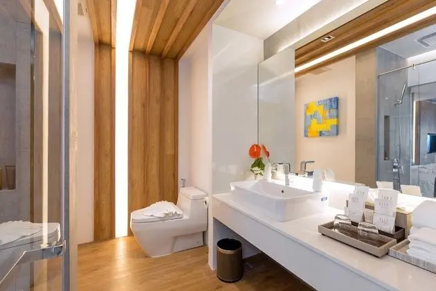 Pool & Beach Suite
