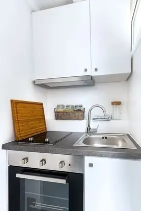 Stüdyo, Bahçe Manzaralı