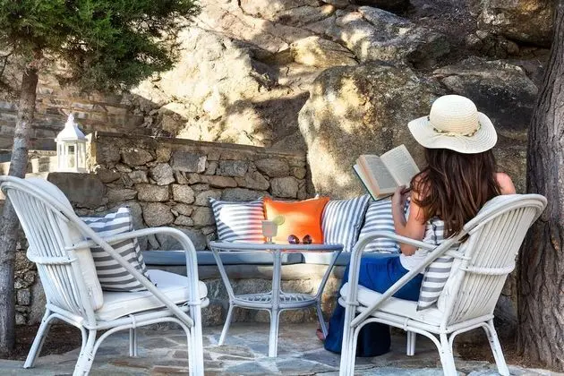 Stüdyo, Bahçe Manzaralı