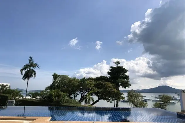 5-Bedroom Villa with Private Pool and Sea View