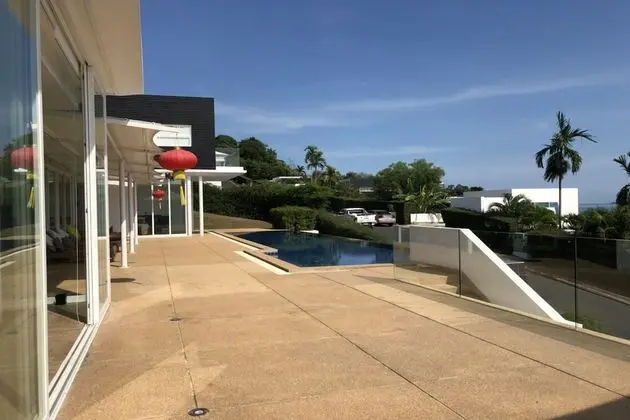 5-Bedroom Villa with Private Pool and Sea View