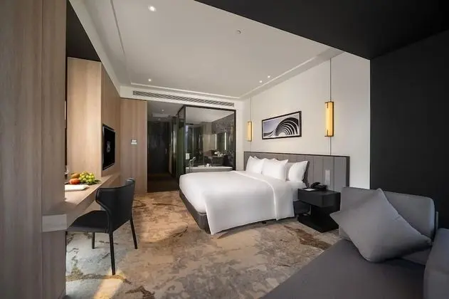 Luxury Suites King