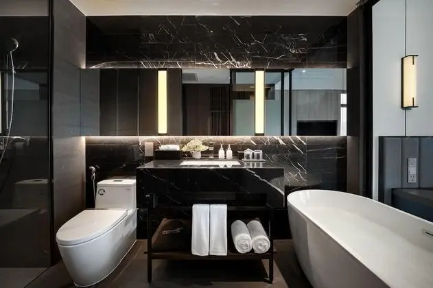 Luxury Suites King