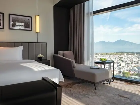 PREMIUM CLUB KING ROOM