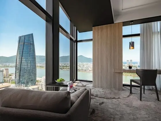 PREMIUM CLUB KING ROOM