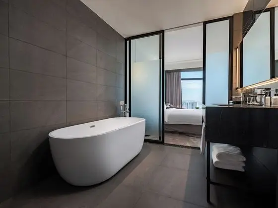 PREMIUM CLUB KING ROOM