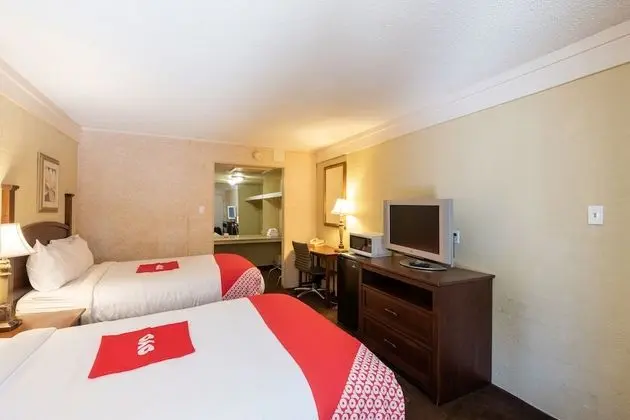 Oda, 2 Çift Kişilik Yatak, Sigara İçilebilir