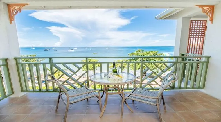 Deluxe Beach Front King