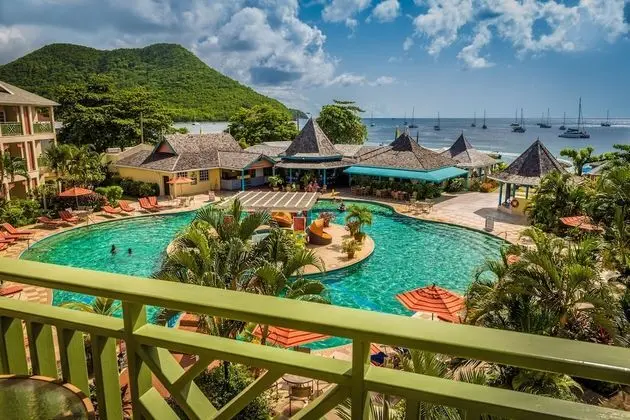 Deluxe Pool View King