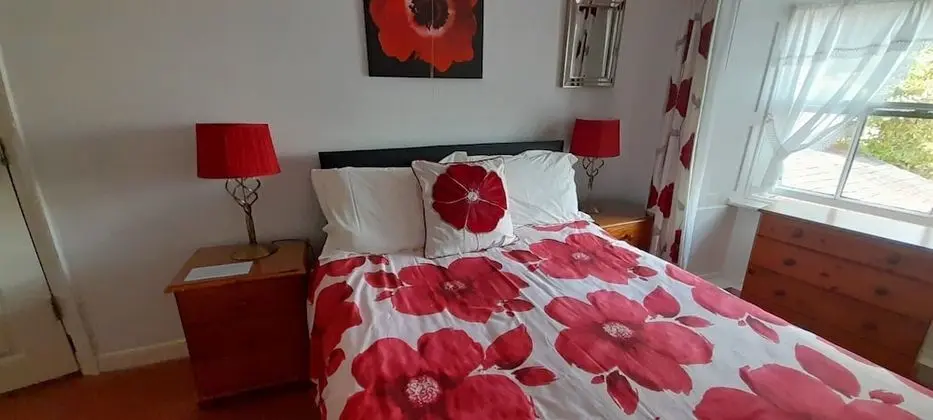 Tek Büyük Yataklı Oda (Room 1, 3 or 5)