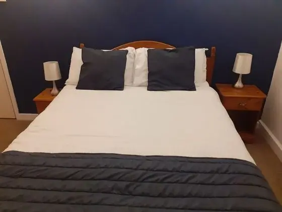 Tek Büyük Yataklı Oda (Room 1, 3 or 5)