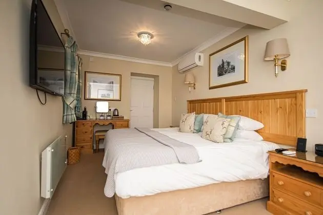 Deluxe Tek Büyük veya İki Ayrı Yataklı Oda, Banyolu/Duşlu, Avlu Manzaralı