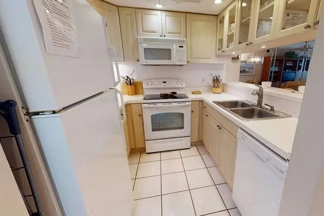 Daire (Bay Oaks, 4th floor corner - elevator)