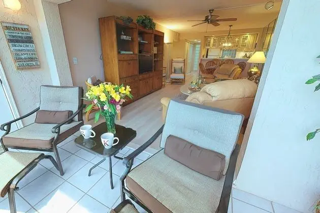 Daire (Bay Oaks, 4th floor corner - elevator)