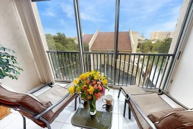 Daire (Bay Oaks, 4th floor corner - elevator)