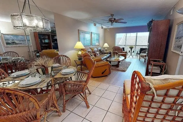 Daire (Bay Oaks, 4th floor corner - elevator)