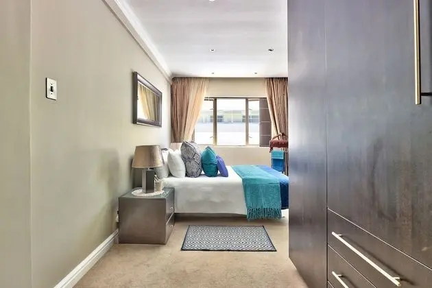 Basic Tek Büyük Yataklı Oda