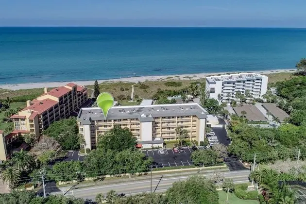 Daire (Bay Tree Beach Side)