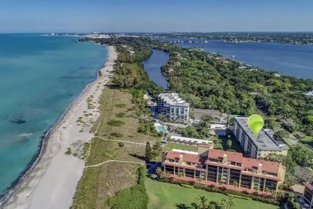 Daire (Bay Tree Beach Side)