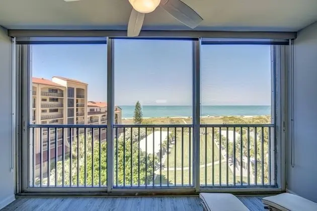 Daire (Bay Tree Beach Side)