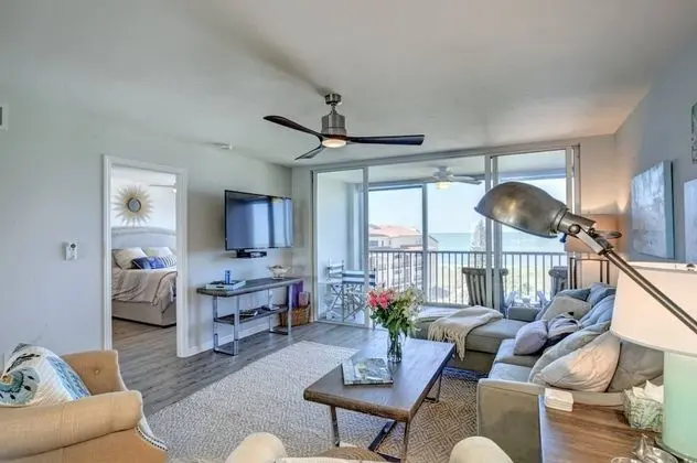 Daire (Bay Tree Beach Side)