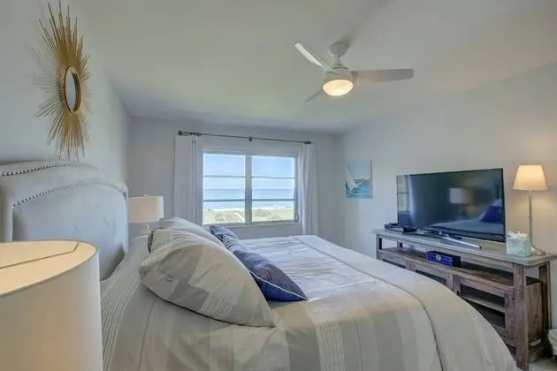 Daire (Bay Tree Beach Side)