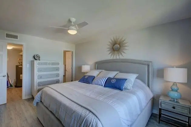 Daire (Bay Tree Beach Side)