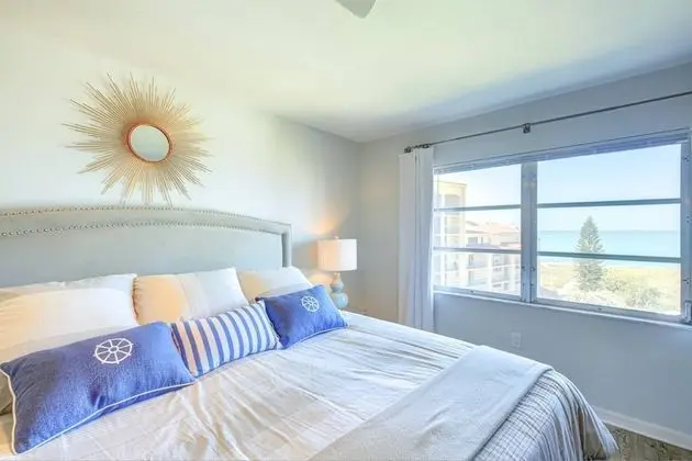 Daire (Bay Tree Beach Side)