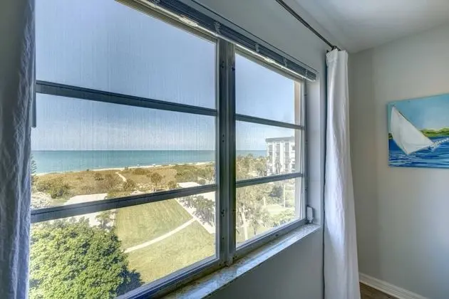 Daire (Bay Tree Beach Side)