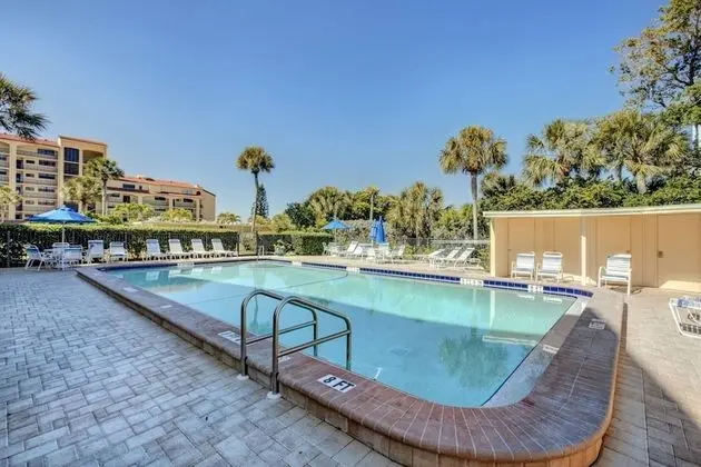 Daire (Bay Tree Beach Side)
