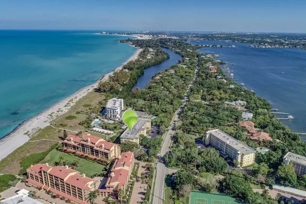 Daire (Bay Tree Beach Side)