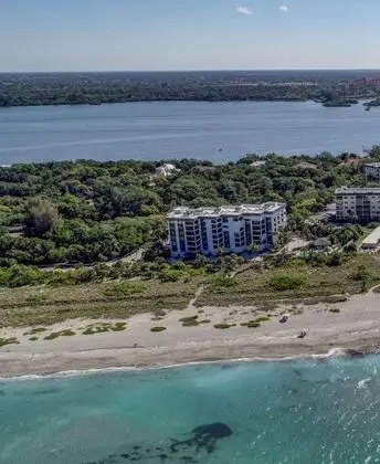 Daire (Bay Tree Beach Side)