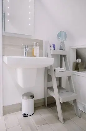 Luxury Kır Evi, Banyolu/Duşlu (Bay Tree Cottage)