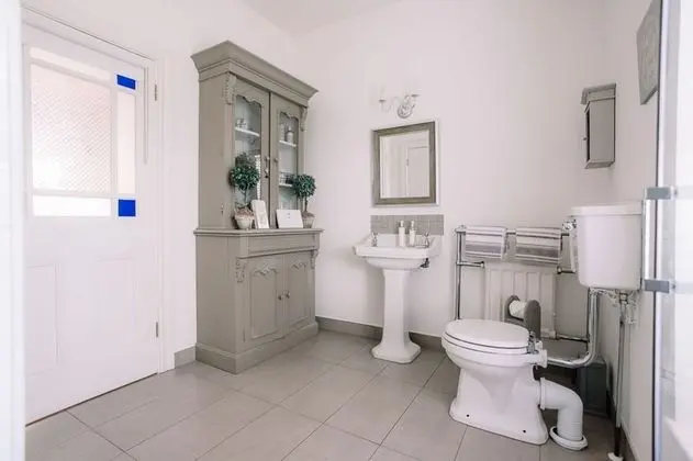 Luxury Kır Evi, Banyolu/Duşlu (Bay Tree Cottage)