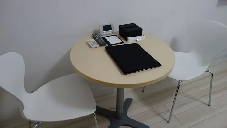 Üç Kişilik Oda, Sigara İçilmez (For 2 People)