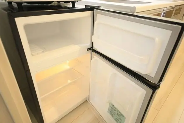 Üç Kişilik Oda, Sigara İçilmez (For 2 People)