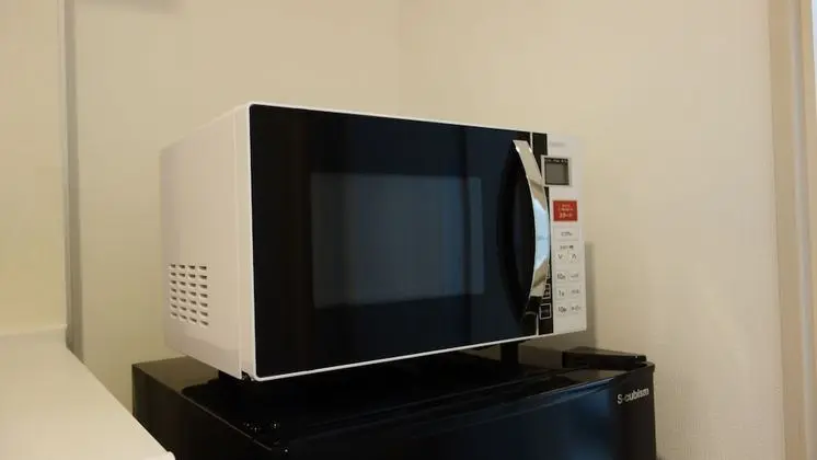 Üç Kişilik Oda, Sigara İçilmez (For 2 People)