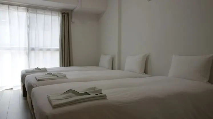 Üç Kişilik Oda, Sigara İçilmez (For 3 People)