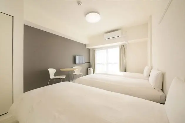Üç Kişilik Oda, Sigara İçilmez (For 3 People)